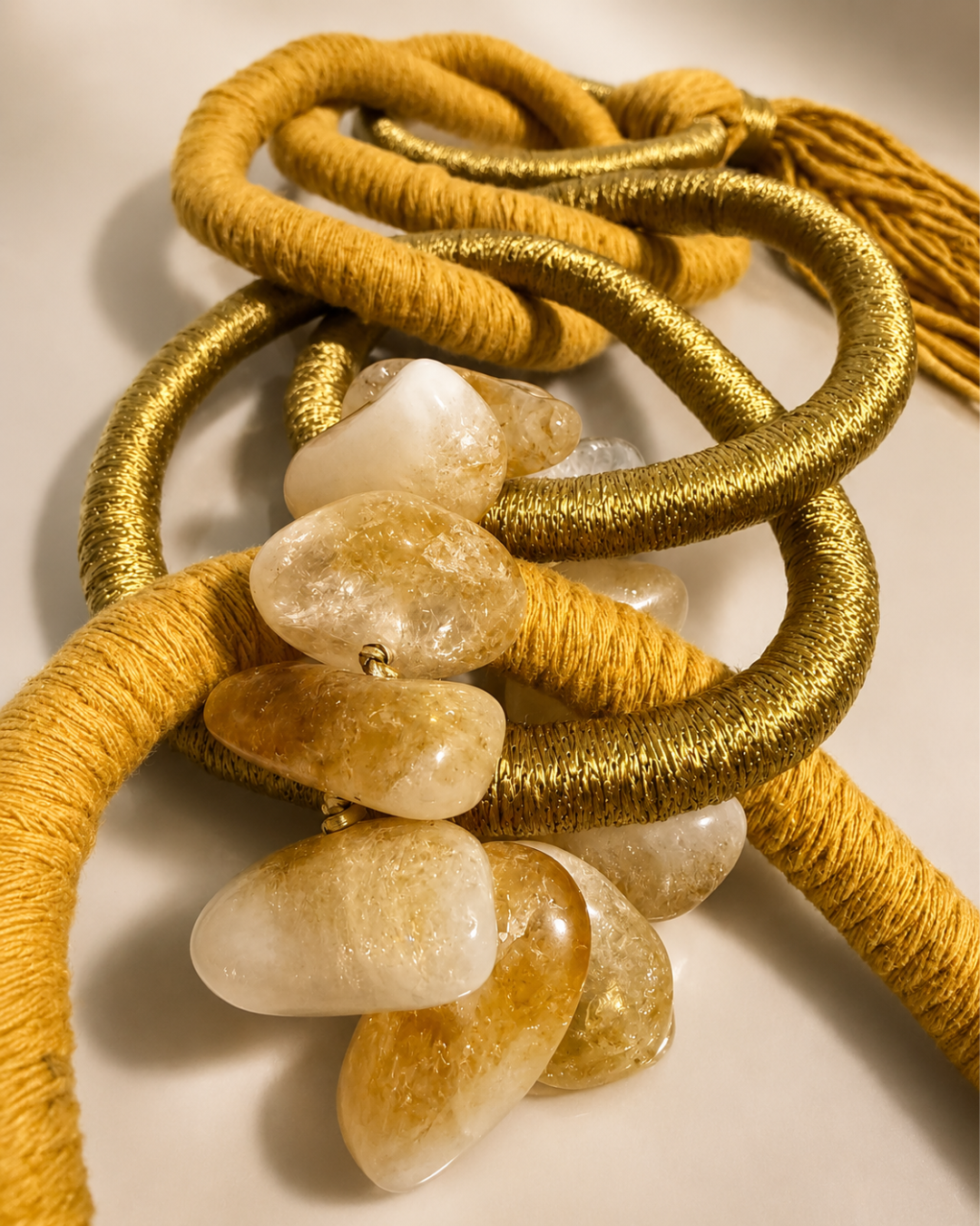 Colar Decorativo Têxtil Caramelo

Pedra Natural Citrino
